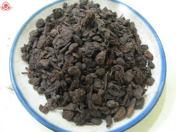 90年代 陳年老茶頭 (自然沱) 顆粒均勻 真的好喝 膠質豐富 喉韻回甘 可喝可藏是不可多得的真藏品 300g